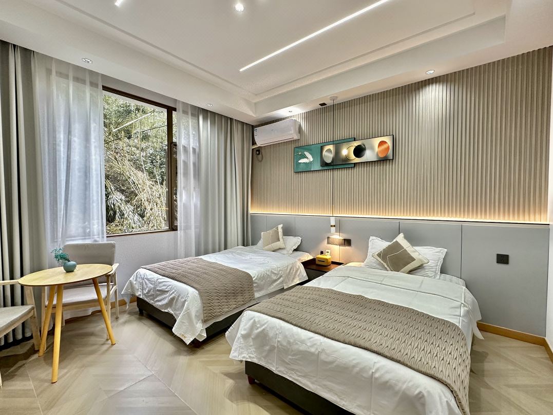 Three Trees Homestay (Emei Mountain Branch)