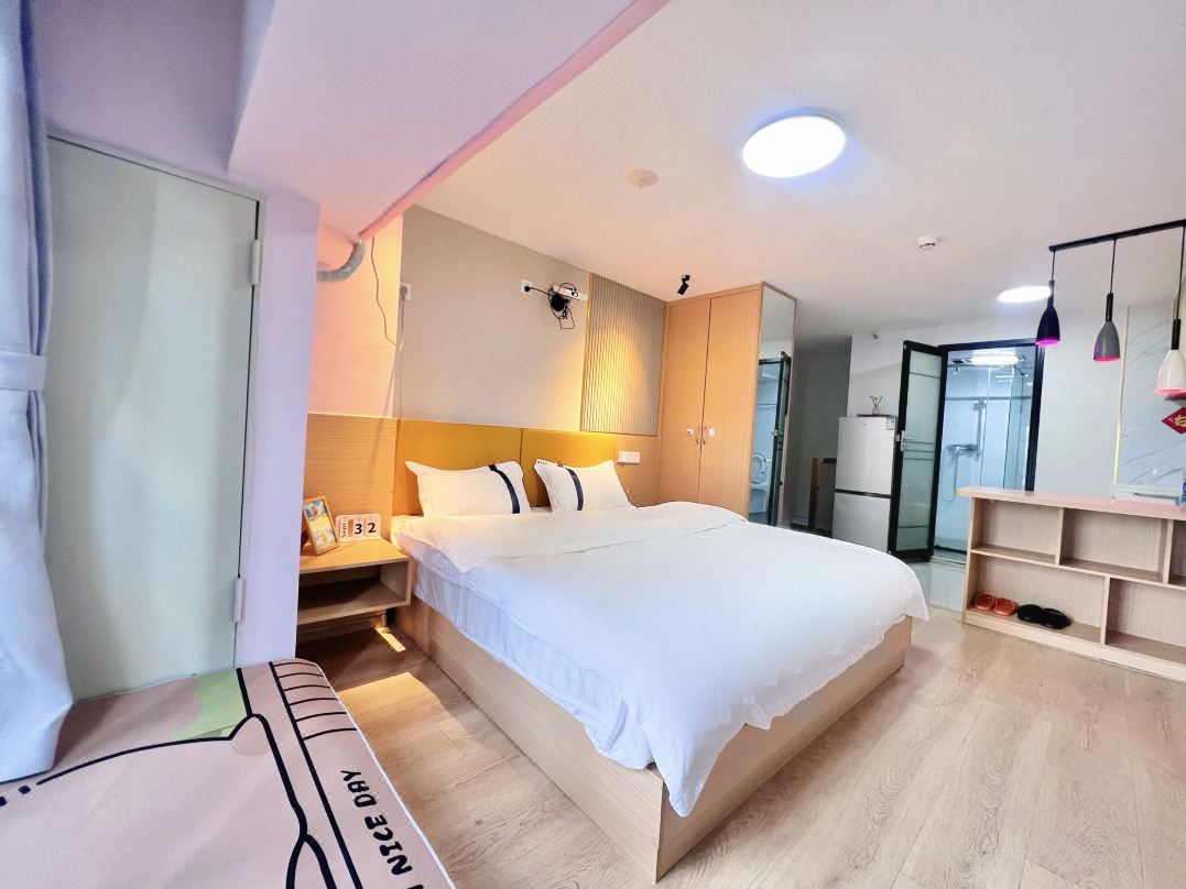 Dream Back Artistic Boutique Stay (Fuzhou China Resources MixC Mall)