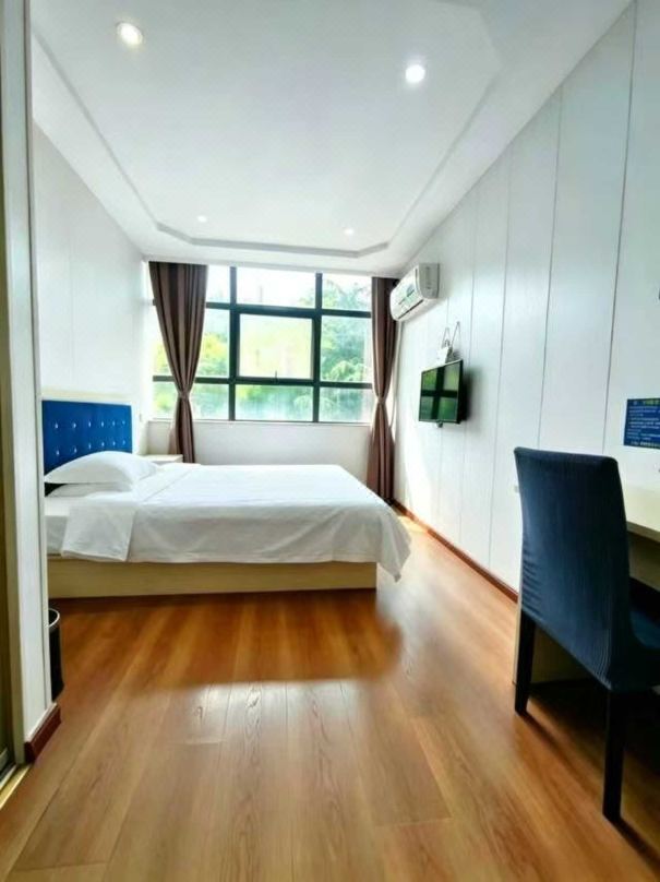 Rui'ao Hotel (Hefei Jadeite Road University Town North Subway Station)