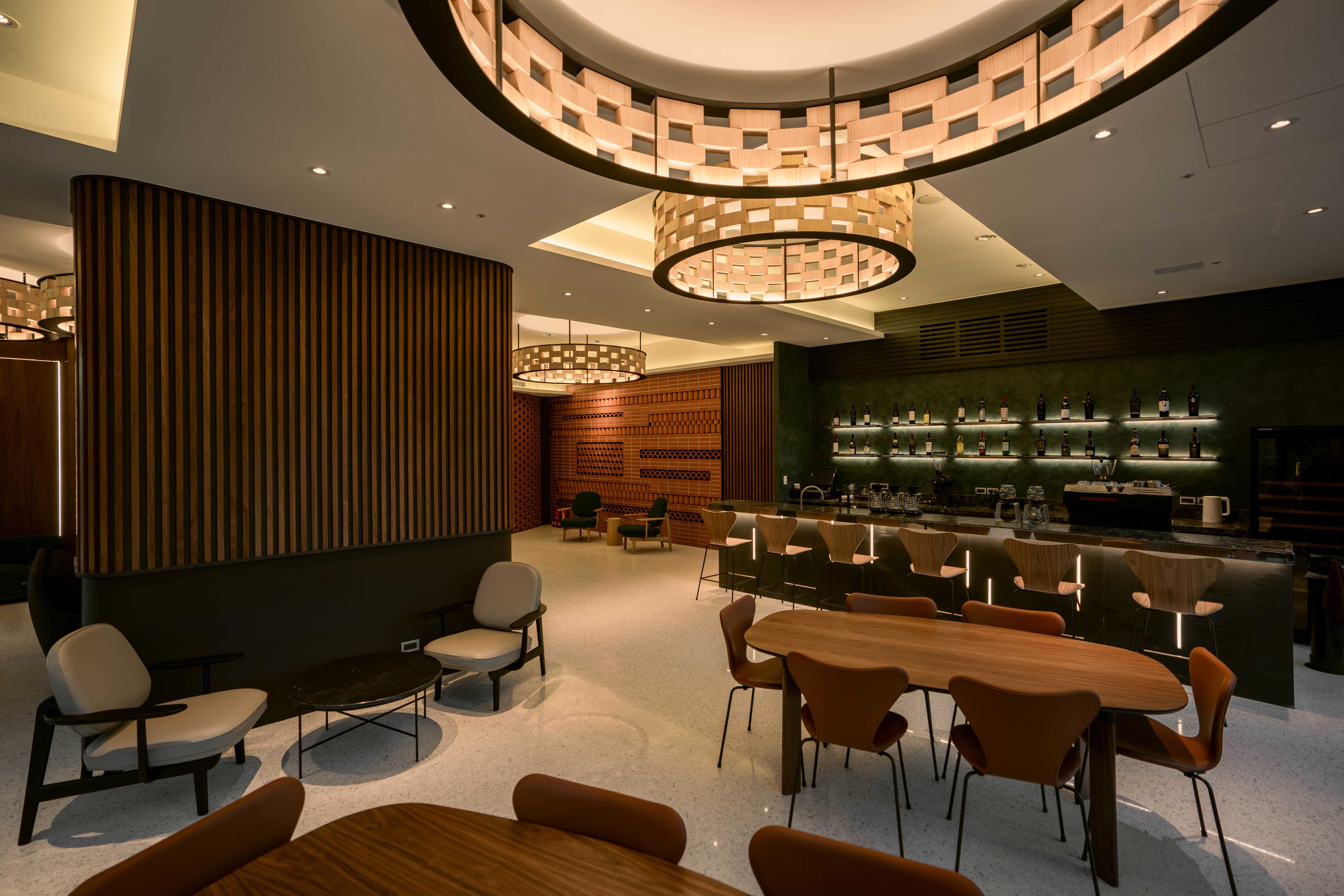 繍渓安平ホテル