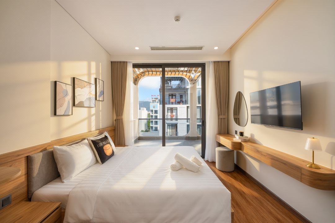 GRAND LUX by BRIO