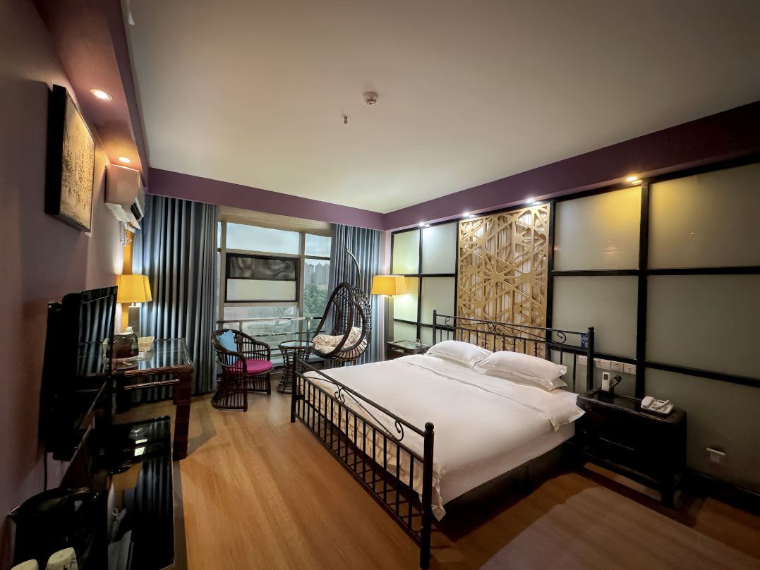 Changyuan magpie Family Fashion Hotel