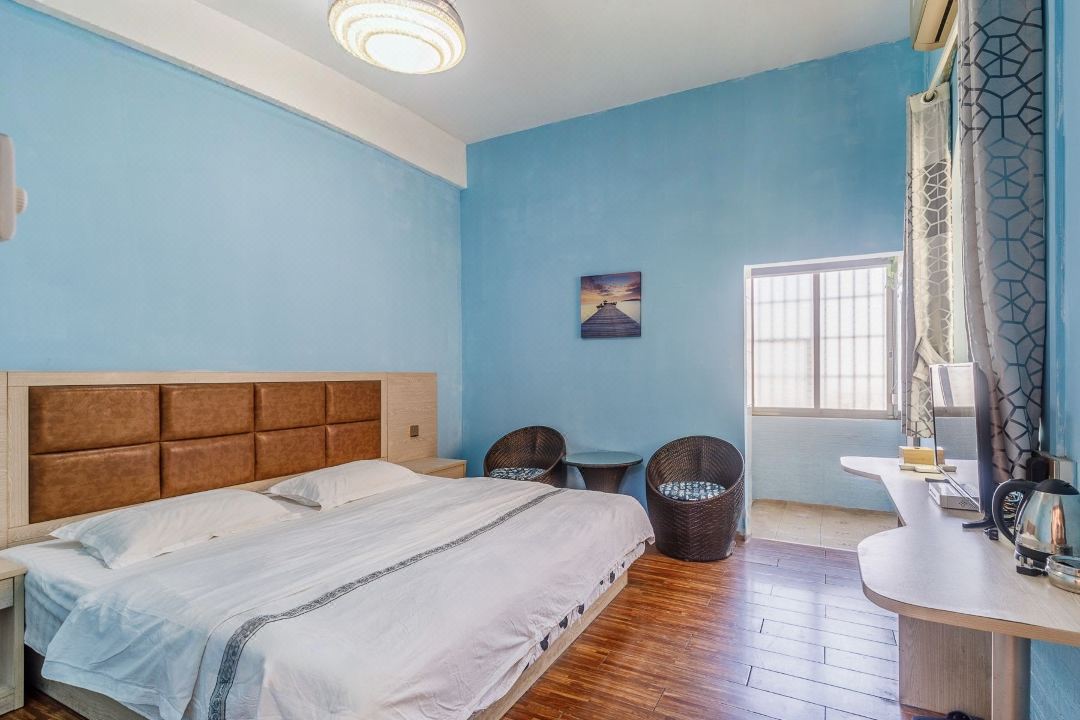 Wanjia Apartment (Guangzhou Hanxi Changlong Subway Station)