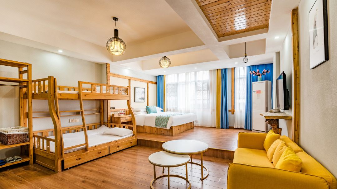 Floral Hotel· · time language hotel