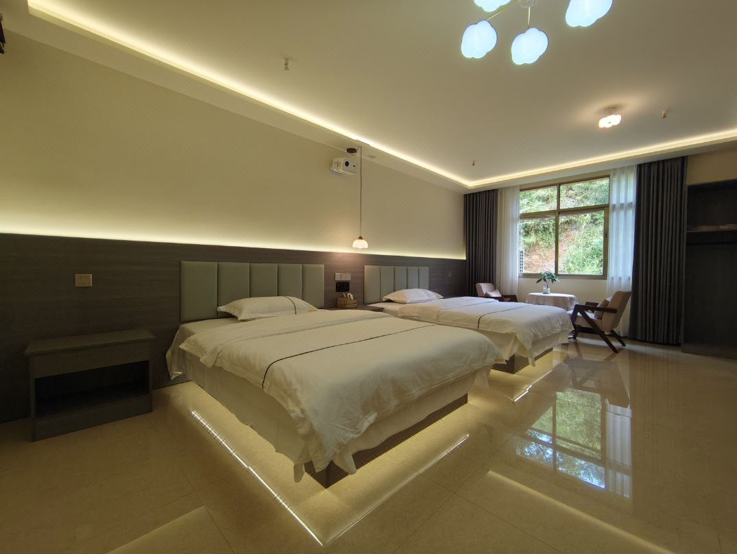 Zhaoxing Dongzhai Lv'anju Inn