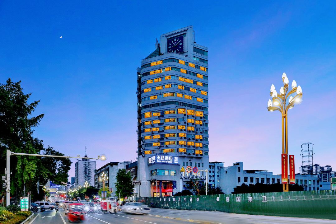 Longdu Tianjiao Hotel (Zizhong Passenger Transport Center Yulu Branch)
