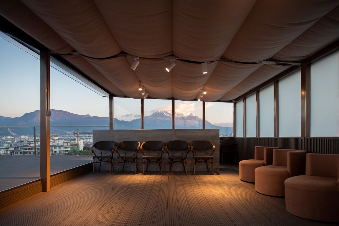 Da'anman Snow Mountain Panoramic Smart Hotel