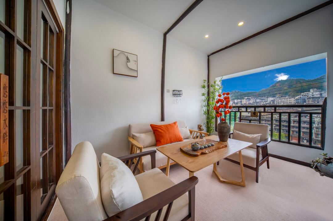 Longqi, Phoenix, waterfront, high end B & B