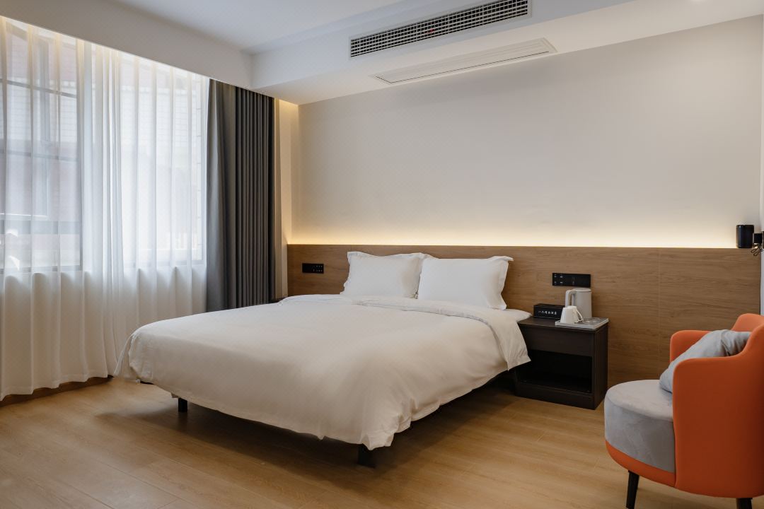 One Six Boutique Hotel