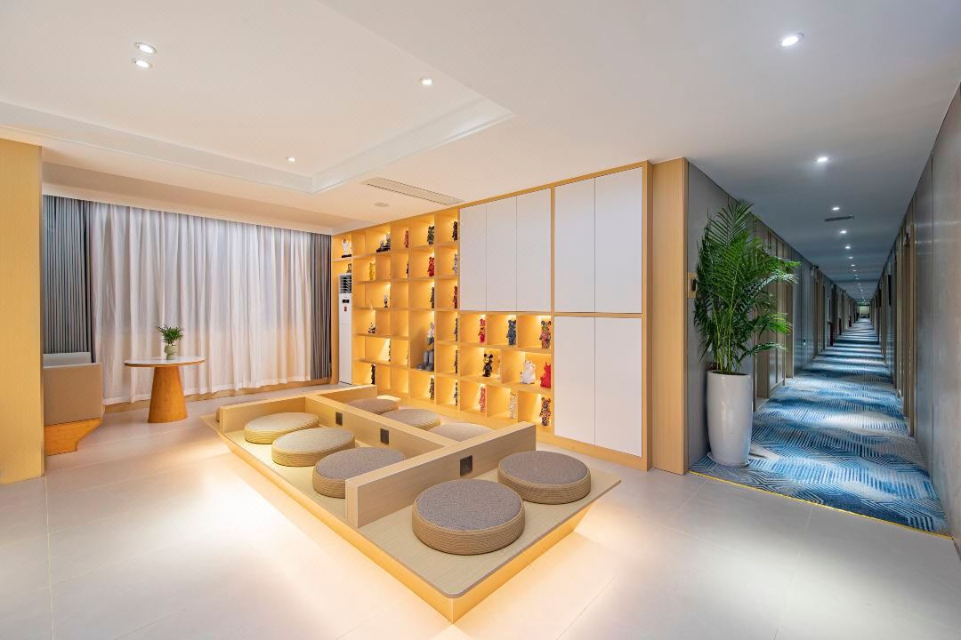 Yinmo Light Luxury Hotel (Minhou University Town)