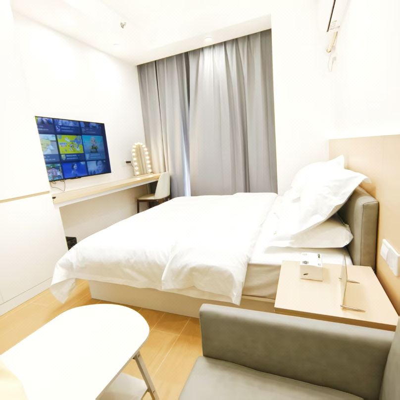 Puxi High-End Homestay (Jingyang Plaza)