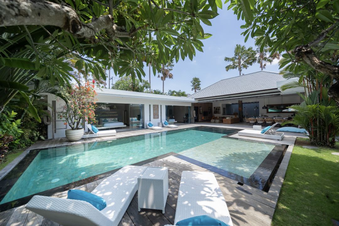 4 BR Villa central location Seminyak, private pool and gazebo
