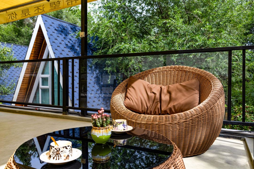 Yuyue Mijing Homestay (Yining Airport Liuxing Street)