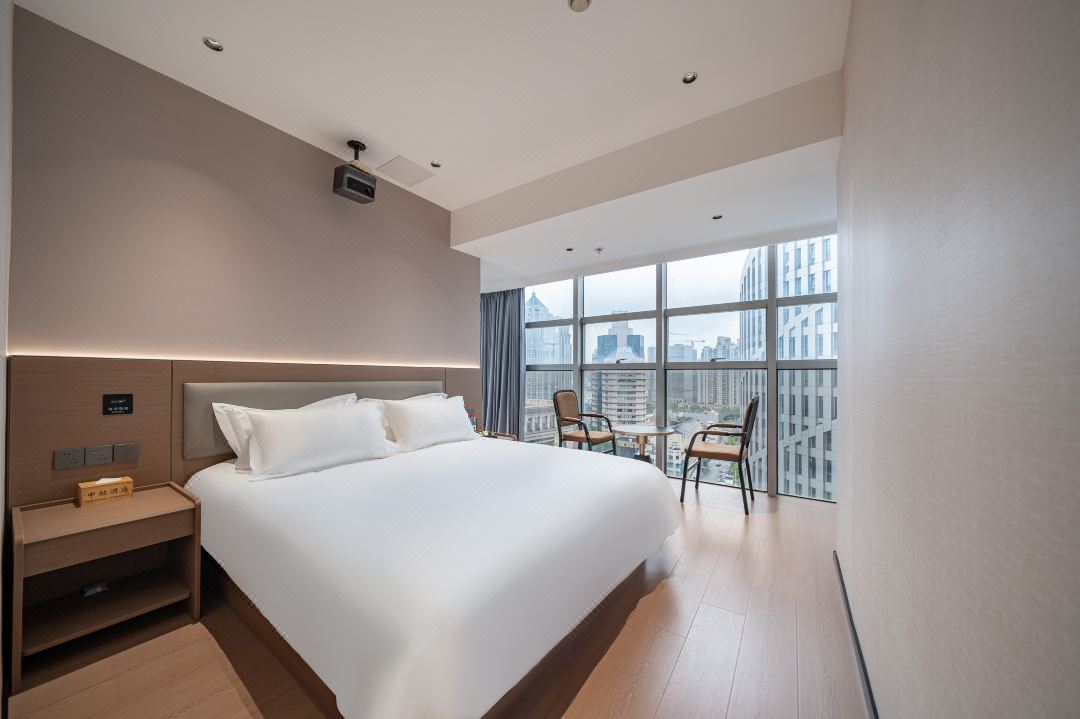 Shenjie Hotel (Waitan Nanjing Road Pedestrian Street)