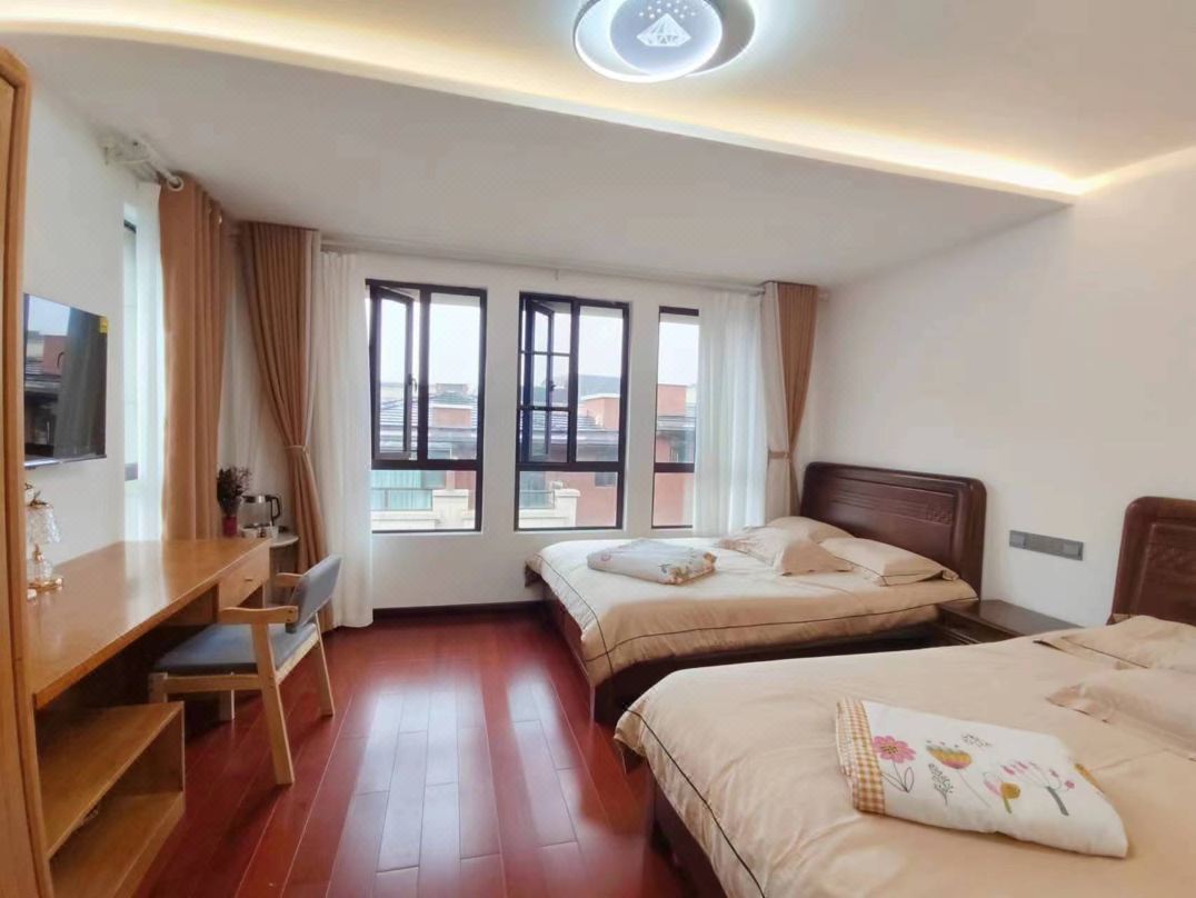 Colorful Yunnan Paradise Yueshu Homestay