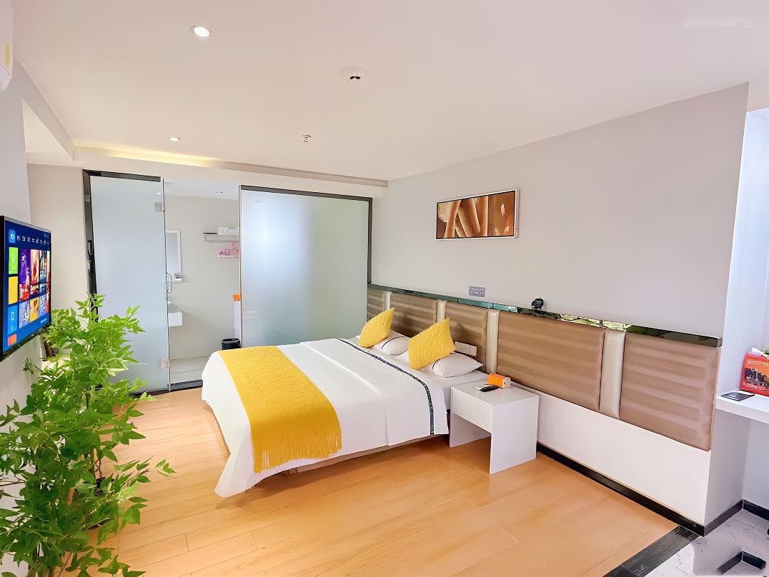 Qingzhuyuexianjiudian. Hotel