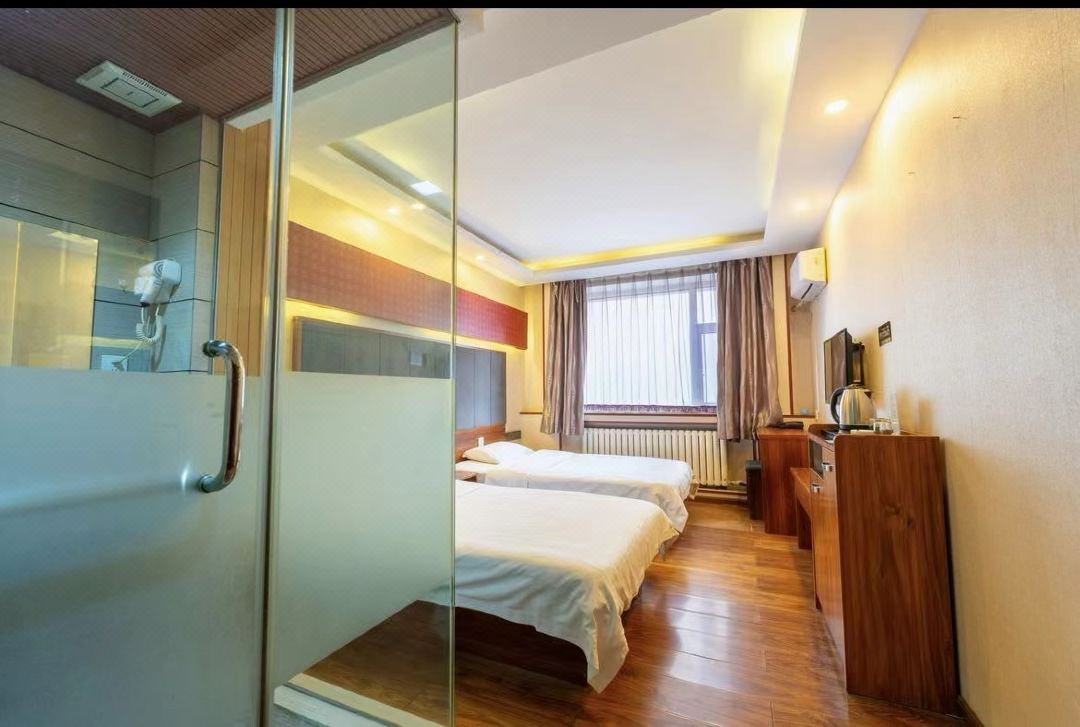Sunshine Holiday Hotel