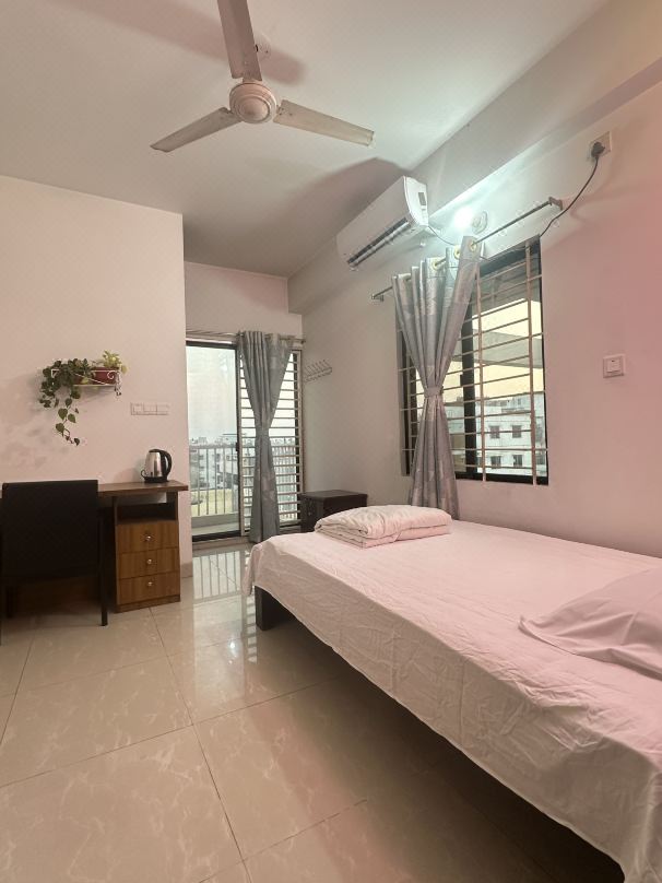 HUATING HOTEL AND SHOP
