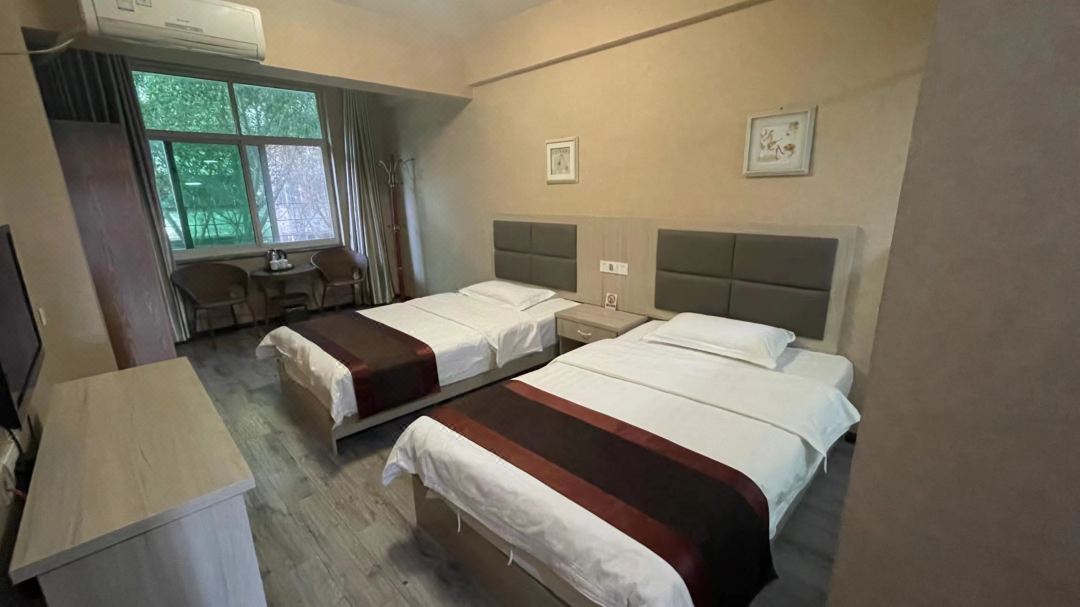 Rongqi Hotel