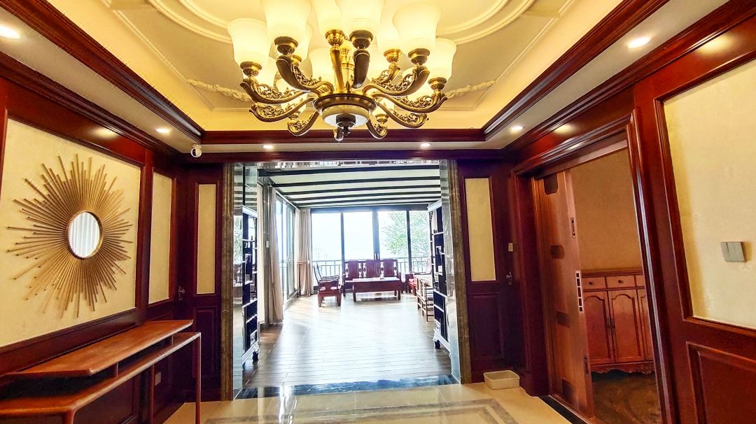 Fuxian Lake Winter and Summer Villa