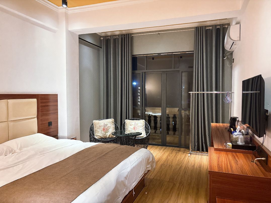 Dongxing Chengfeng Hotel