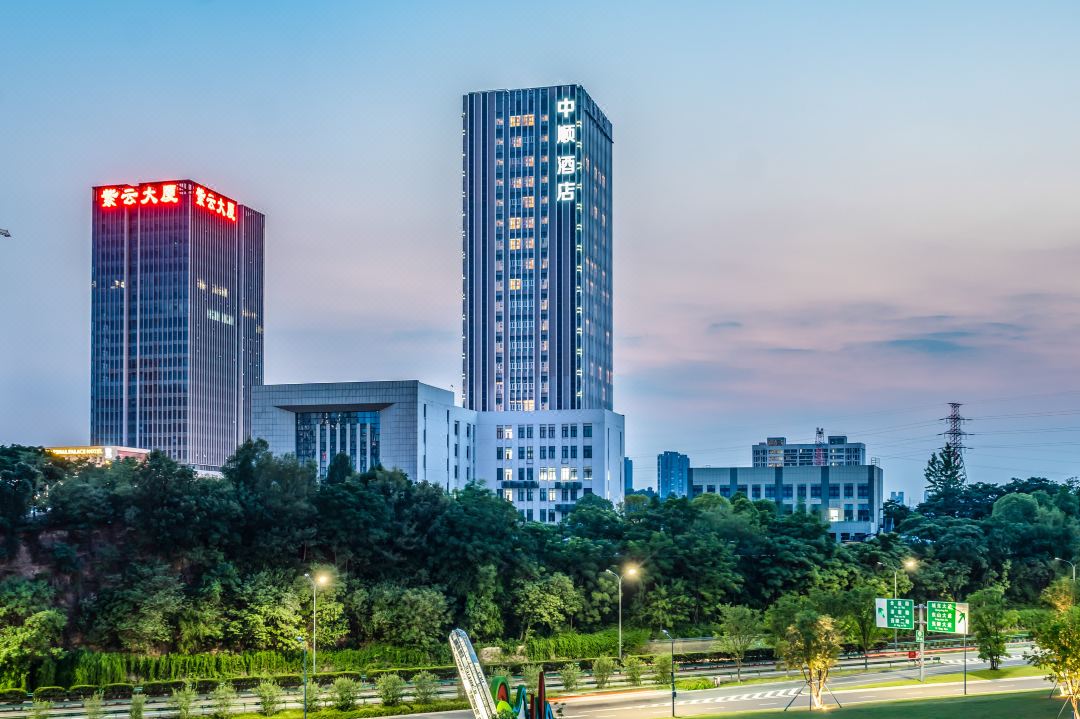 Zhongshun Hotel (Yichang East Railway Station Branch)