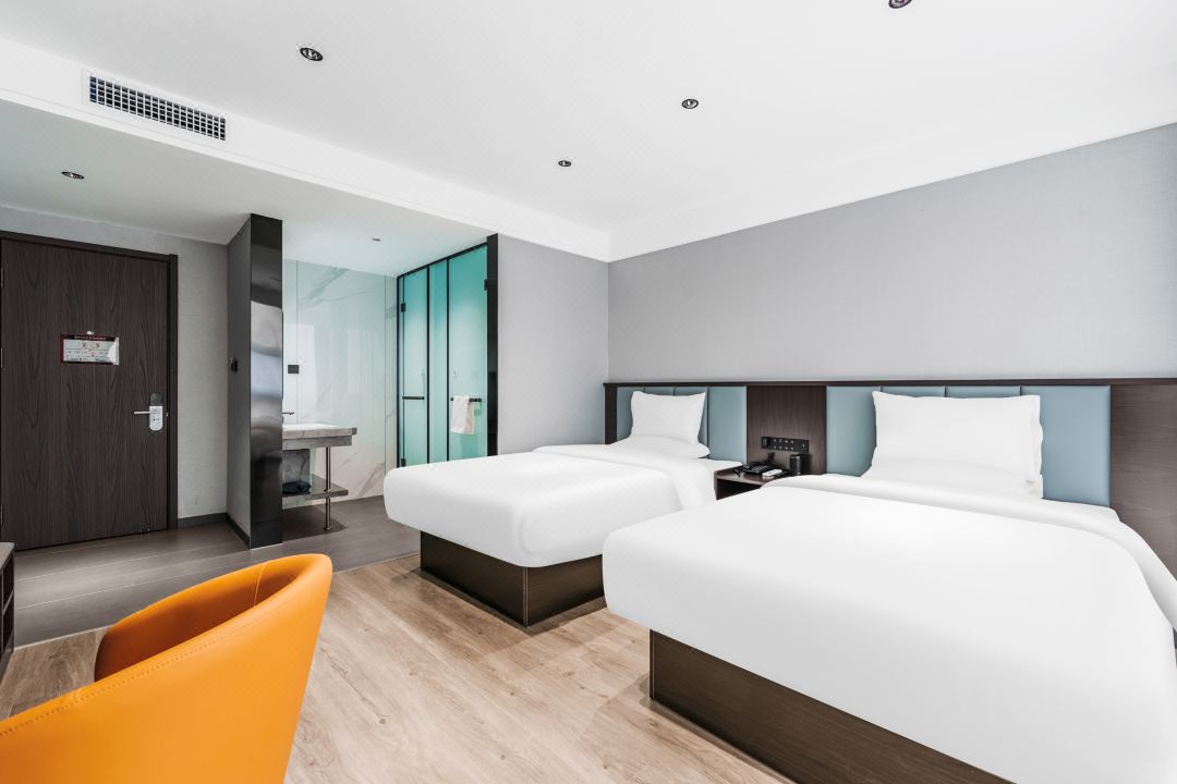 Yiju Hote l(Huhhot West Wanda Square store)