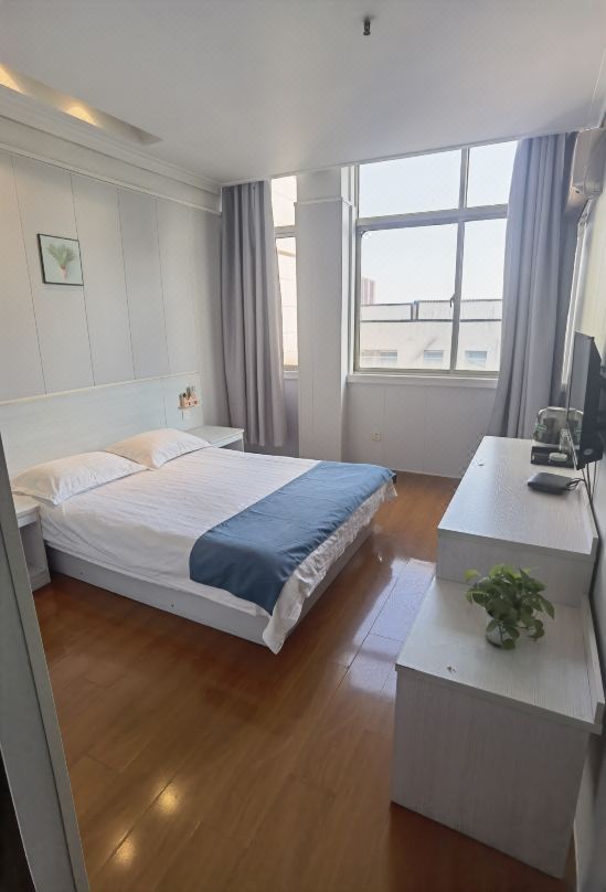 Fengbai Hotel (Yancheng Daqing Road Branch)
