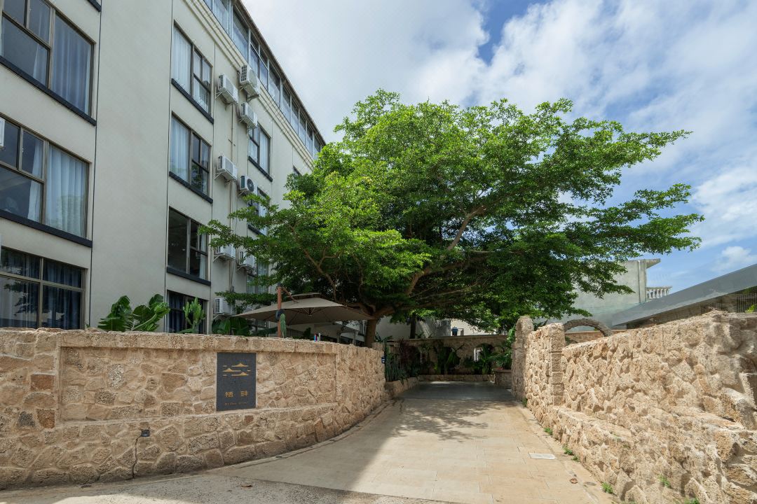 Qi Pan Shore Homestay (Shiluo Kou Branch)