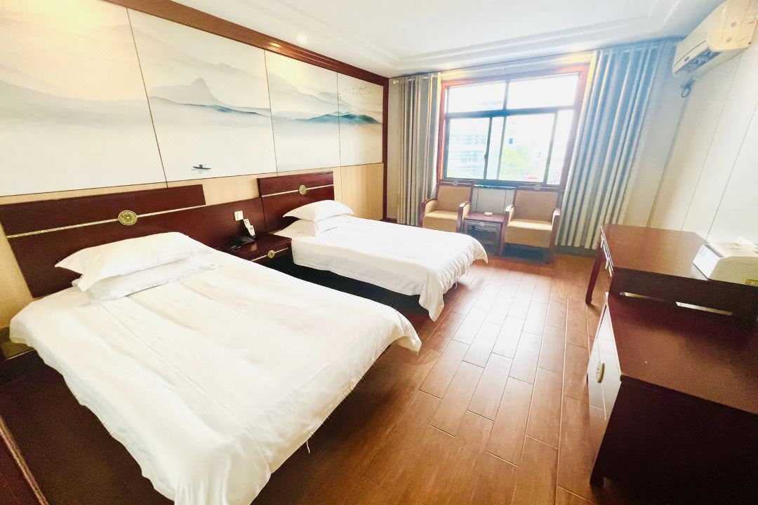 Home Inn Huayi Hotel (Suzhou Shengze Dongfang Textile City)