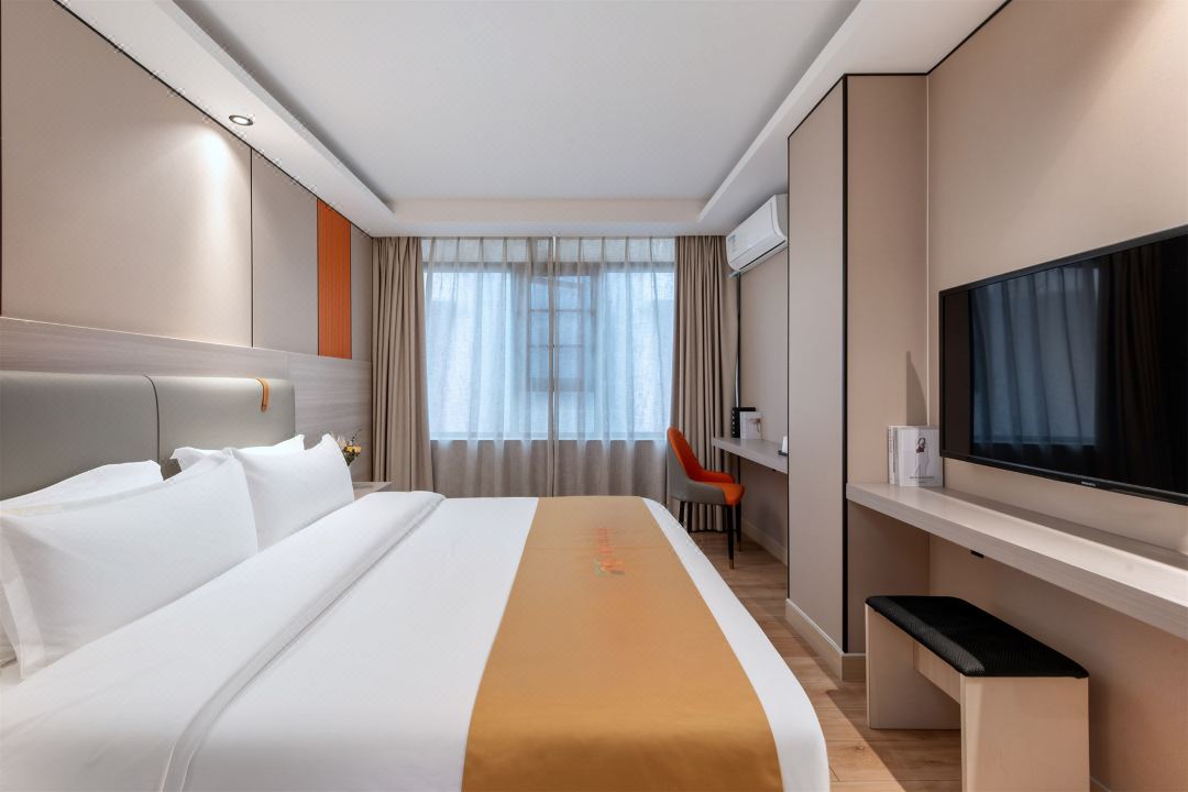 Qicheng Hotel (Shenzhen East Railway Station Buji)
