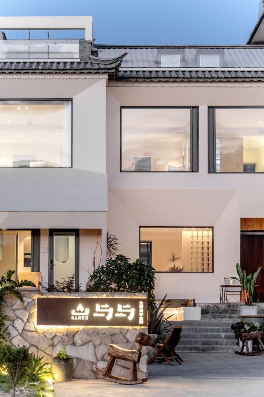 Mountain and · Garden Villa View  (Dali Erhai Lake Branch)