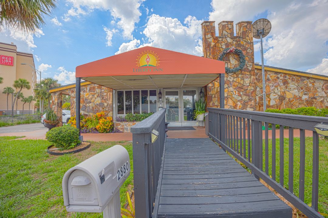 Liberty Inn and Suites Orlando - Kissimmee Near Disney World