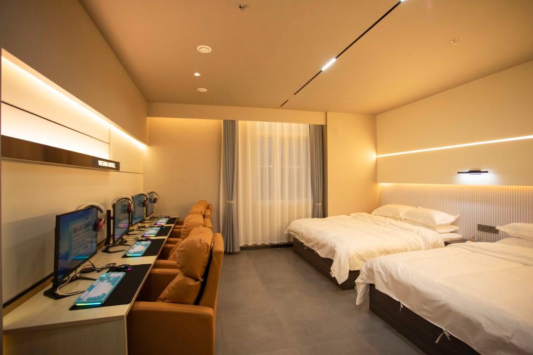 WR E-sports Business Hotel