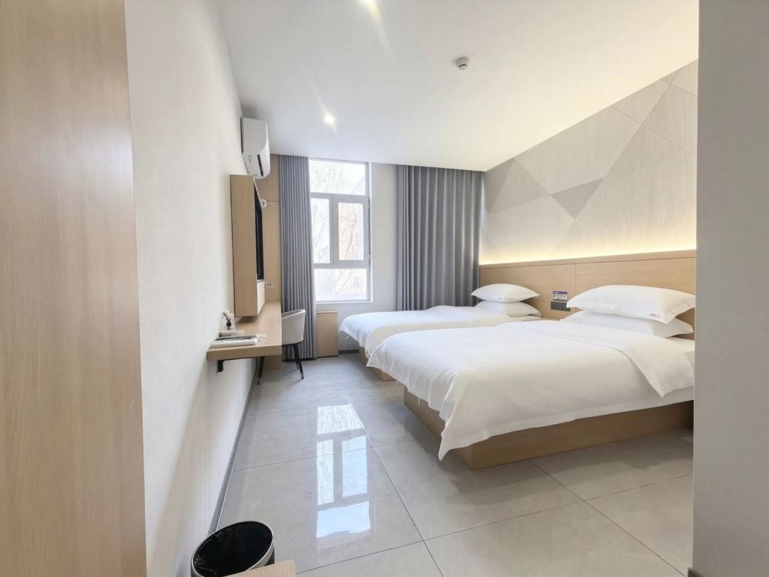Alar Yijin Hotel (Tarim University Huijia Times Square)