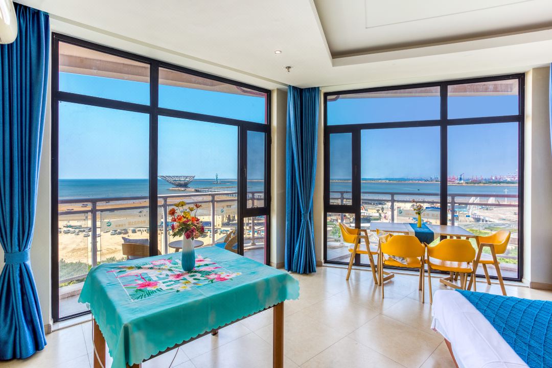 Yingkou Good Time Seaview Homestay (Shanhai Square Beluga Mansion)
