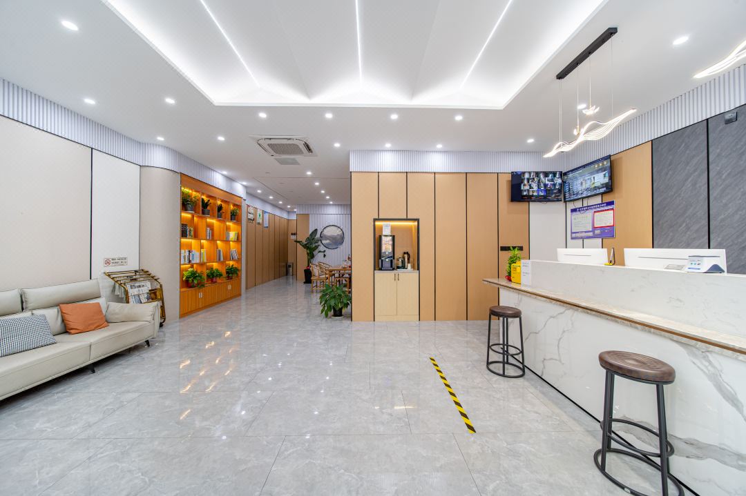 Elong Me Anlai Hotel (Zhenjiang Longshan Road South Railway Station)