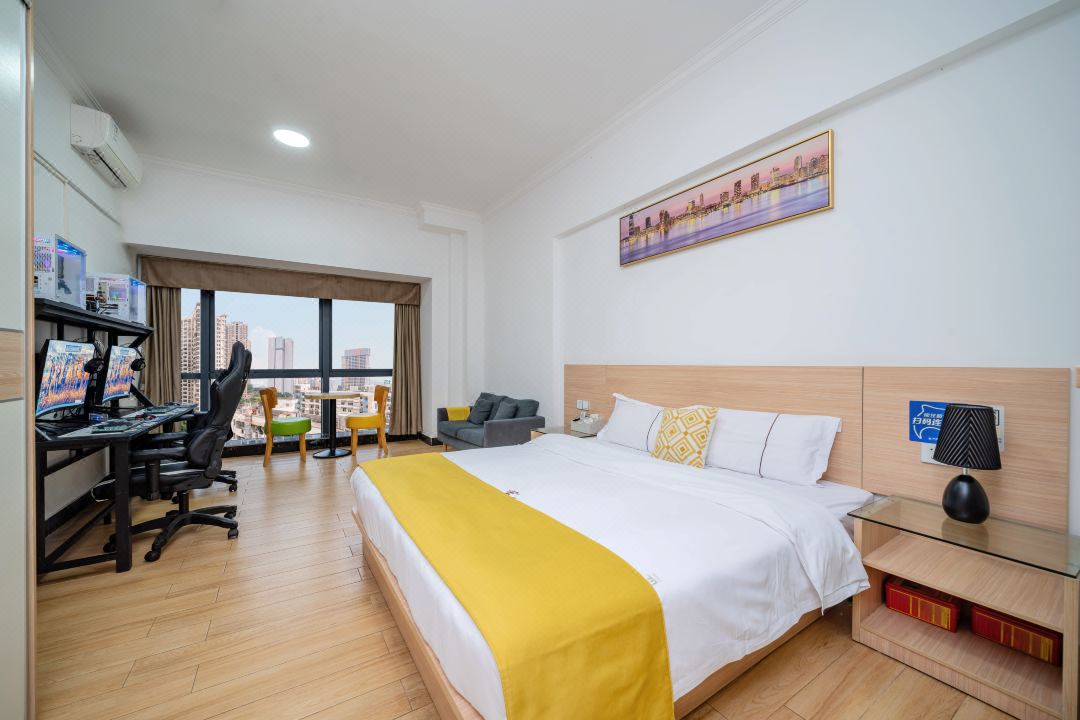 Foshan Ganglong Chuangkui E-sports Apartment