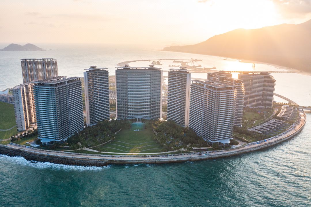 Yajing Haiju Surfing Seaview Design Hotel (Wanning Sunac Riyuewan Branch)