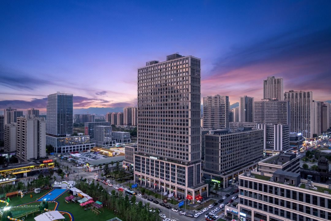 Anyue High-altitude Movie Hotel (Chongqing University Town Weidianyuan Subway Station Branch)