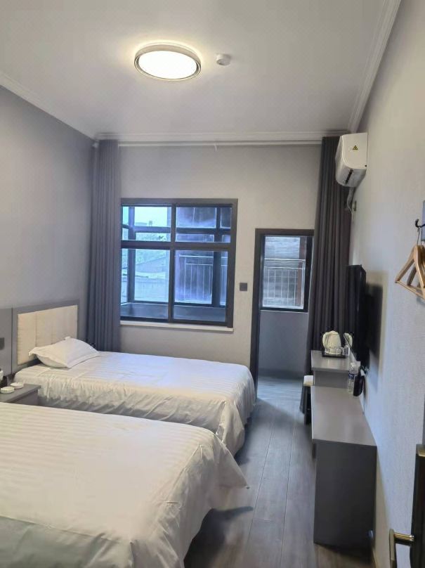 Ruixiang Hotel