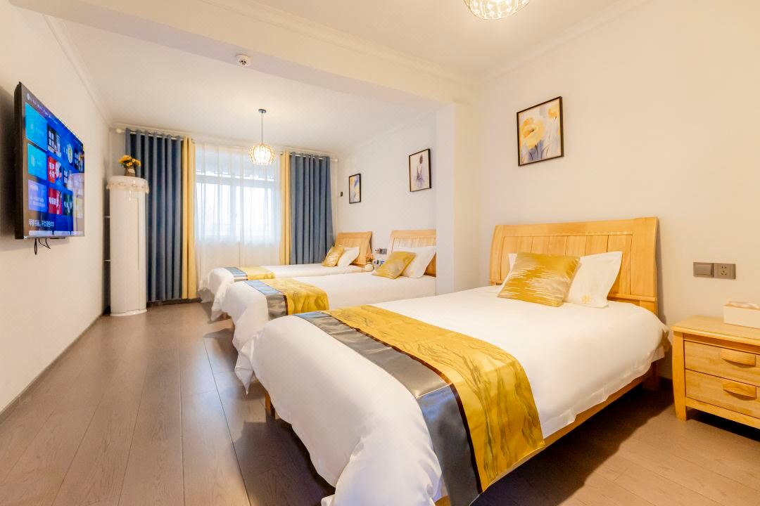 Huanzhu Homestay (Shizi Street Luoqi Ancient City Branch)