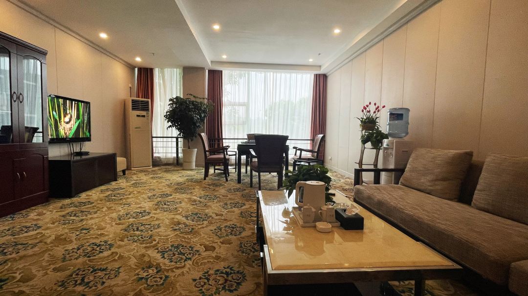 Tianfu Hotel (Panda Base)