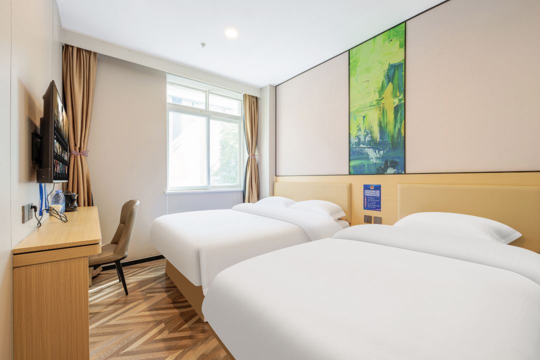 Junhe Hotel (Yonghe Palace Nanluoguxiang Branch)
