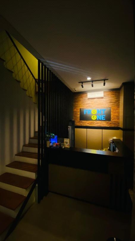Front One Budget Semarang