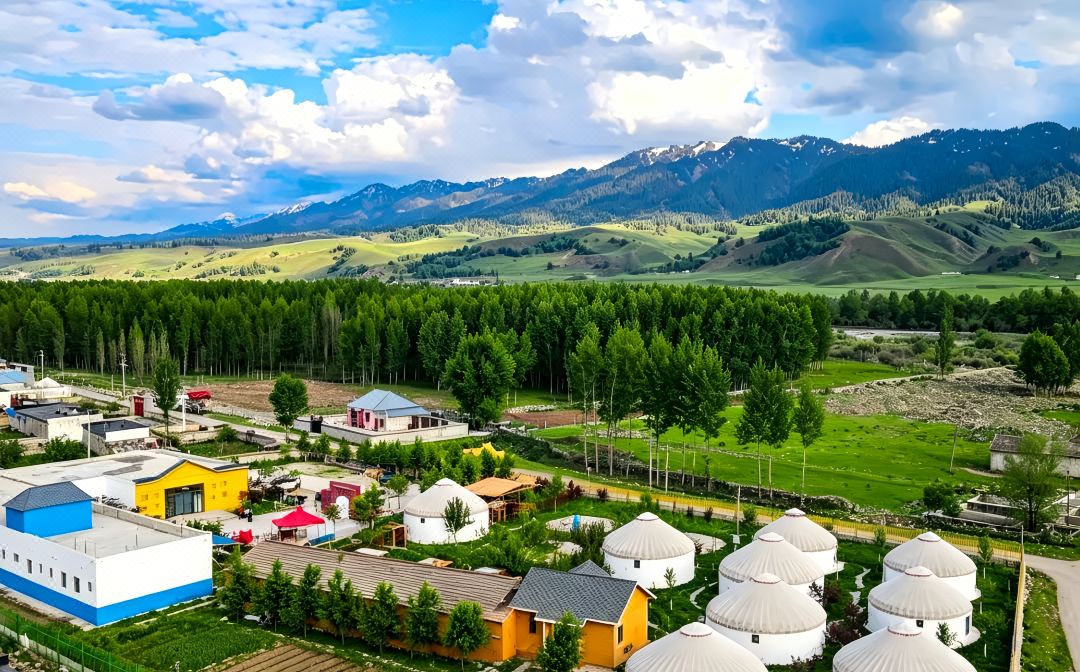 Viewing Mountains and Listening to Waters · Pastoral Yurt | Pastoral Viewing Resort Guesthouse