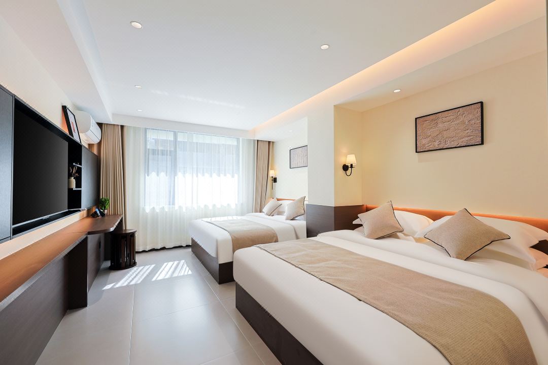 Zhiye Hotel (Yanji Yanbian University Internet-famous Wall)