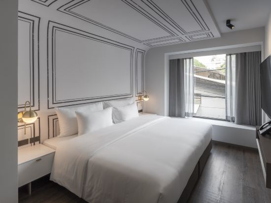 Passa Hotel Bangkok - Tap to explore photos
