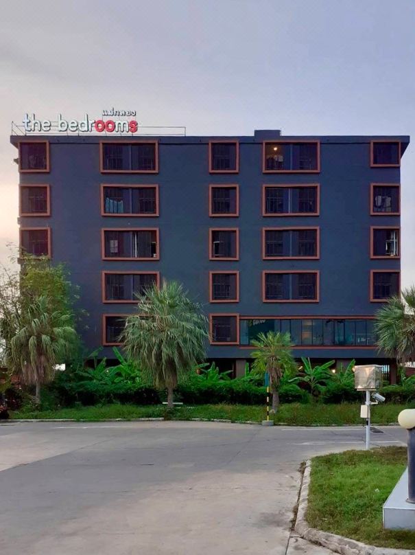 The Bedrooms Maeklong Hotel and Services Apartment
