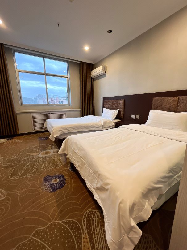 Yuzhong Hongshan Express Hotel